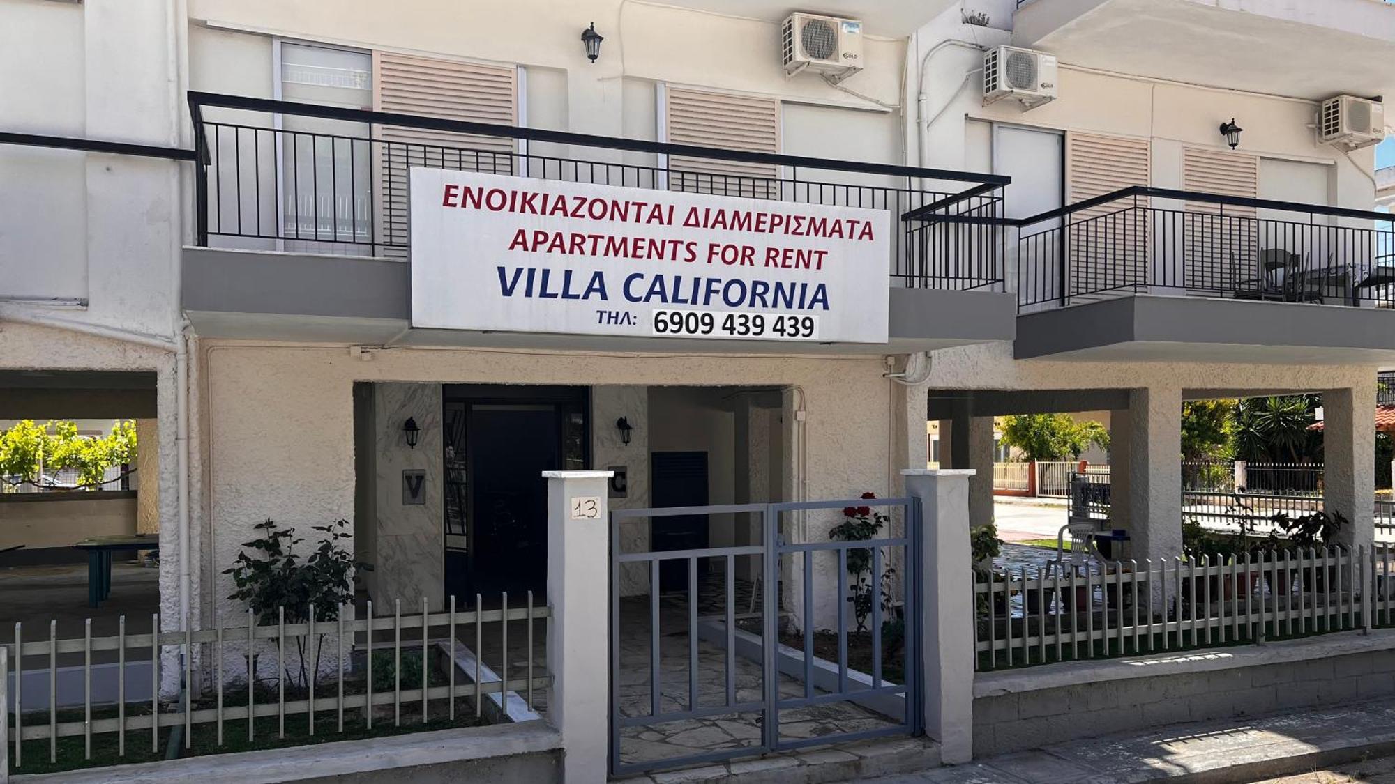 Villa California Paralia Dionysiou Bagian luar foto